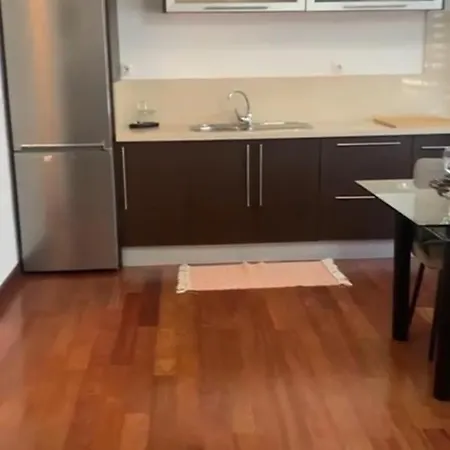 For 4 People Albareda Apartamento