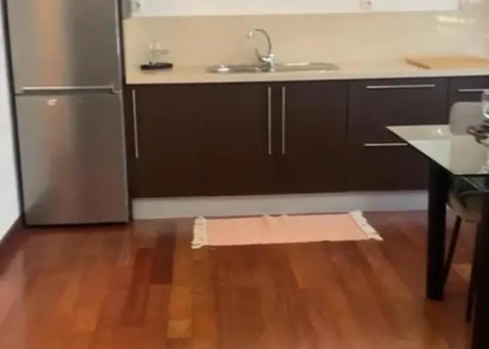 For 4 People Albareda Appartement