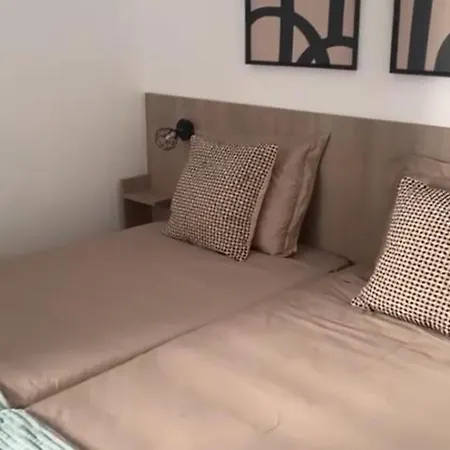 For 4 People Albareda Lägenhet *