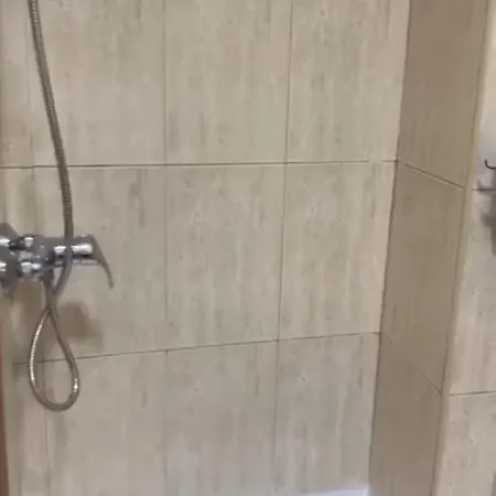 For 4 People Albareda Apartment